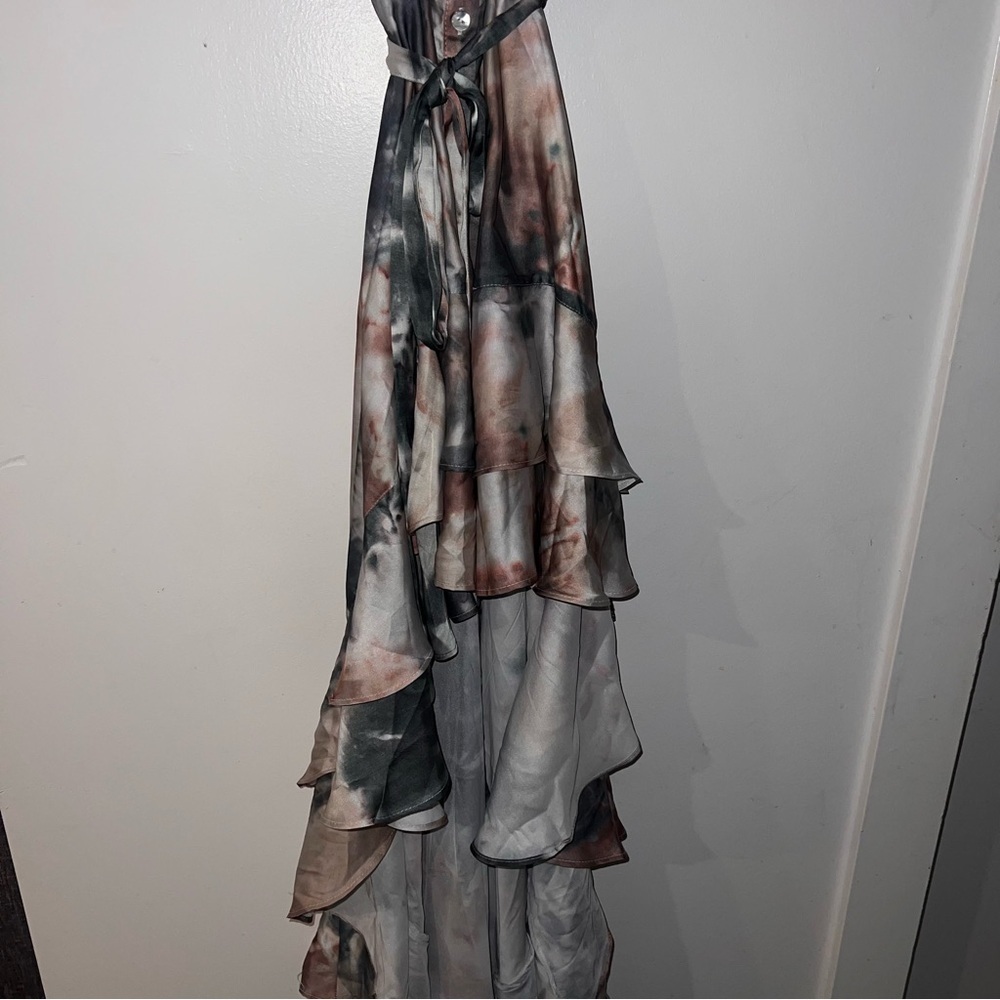 NEW SUKISO JULIET HIGH TO LOW DRESS EARTH TIE-DYE MEDIUM - Picture 5 of 6